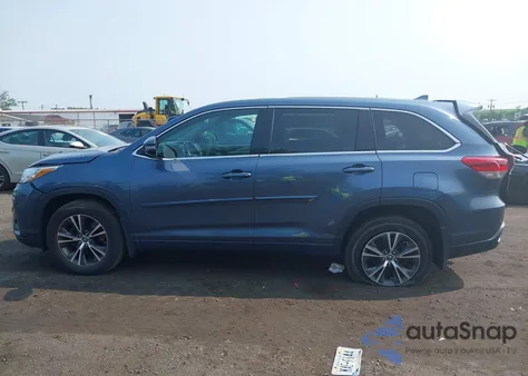 2017 Toyota Highlander Le Plus from USA, damaged, VIN 5TDBZRFH7HS360925